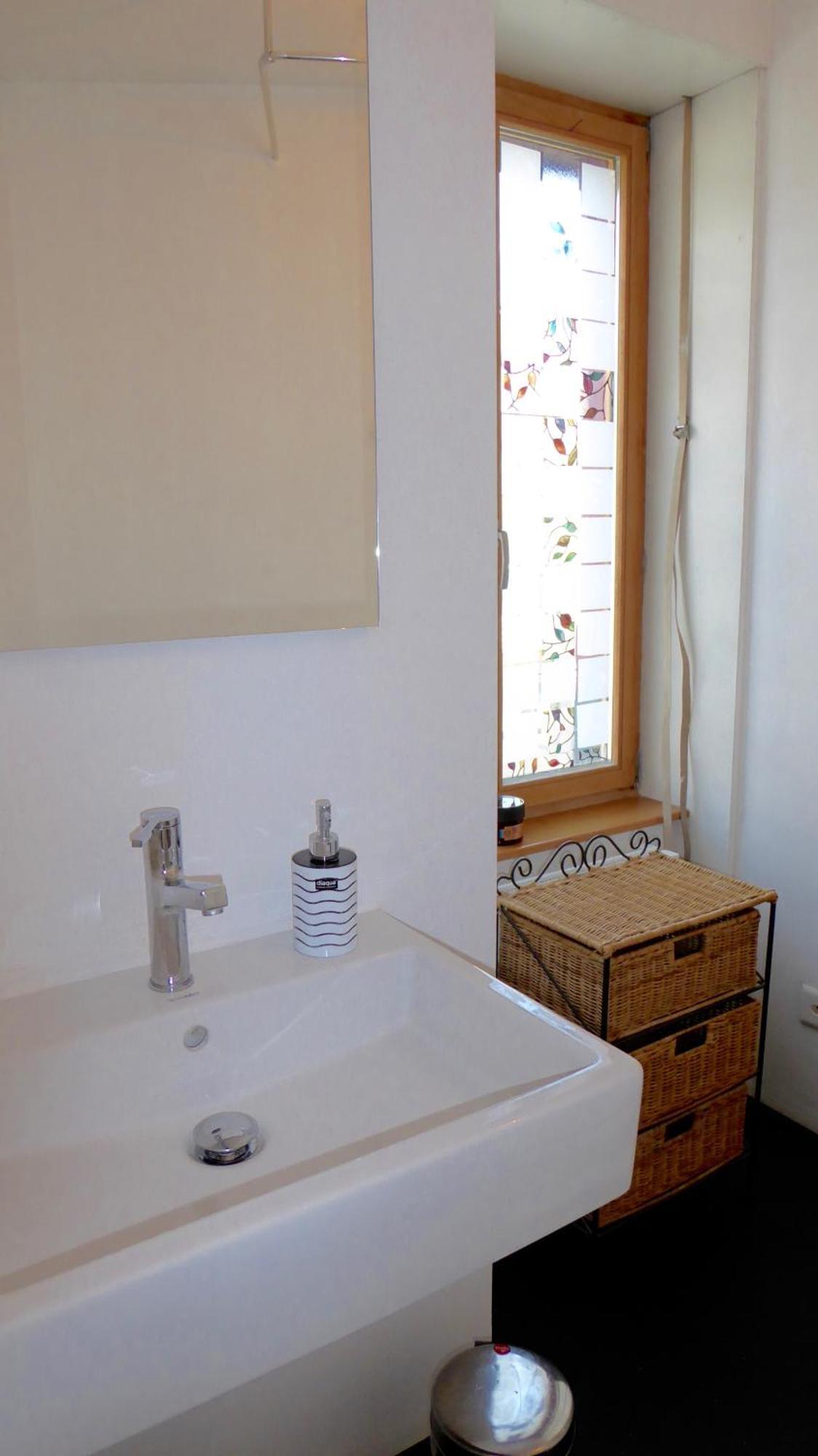 Georgian Guest Rooms Basel Ngoại thất bức ảnh